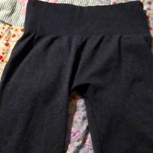 Insulated gray stretchy leggings
